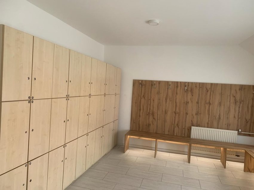 Férfiöltöző a Fit World Kalocsa teremben